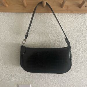 Elegant Black Crocodile-Embossed Shoulder Bag